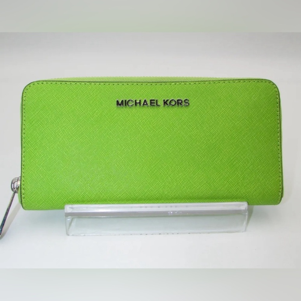 NWOT Michael Kors Jet Set Lime Green Saffiano Leather Zip Around Wallet Wristlet